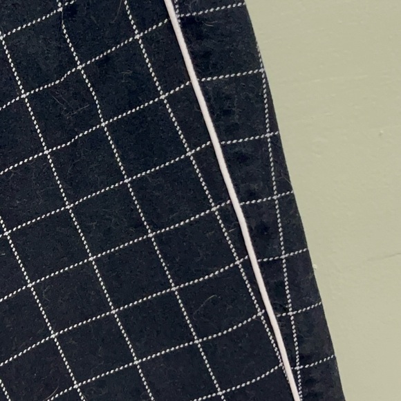 Old Navy Pixie Pant - Picture 3 of 5